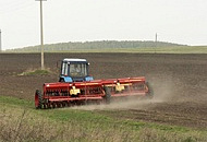 Лучшие сельхозпредприятия получили в подарок новую технику